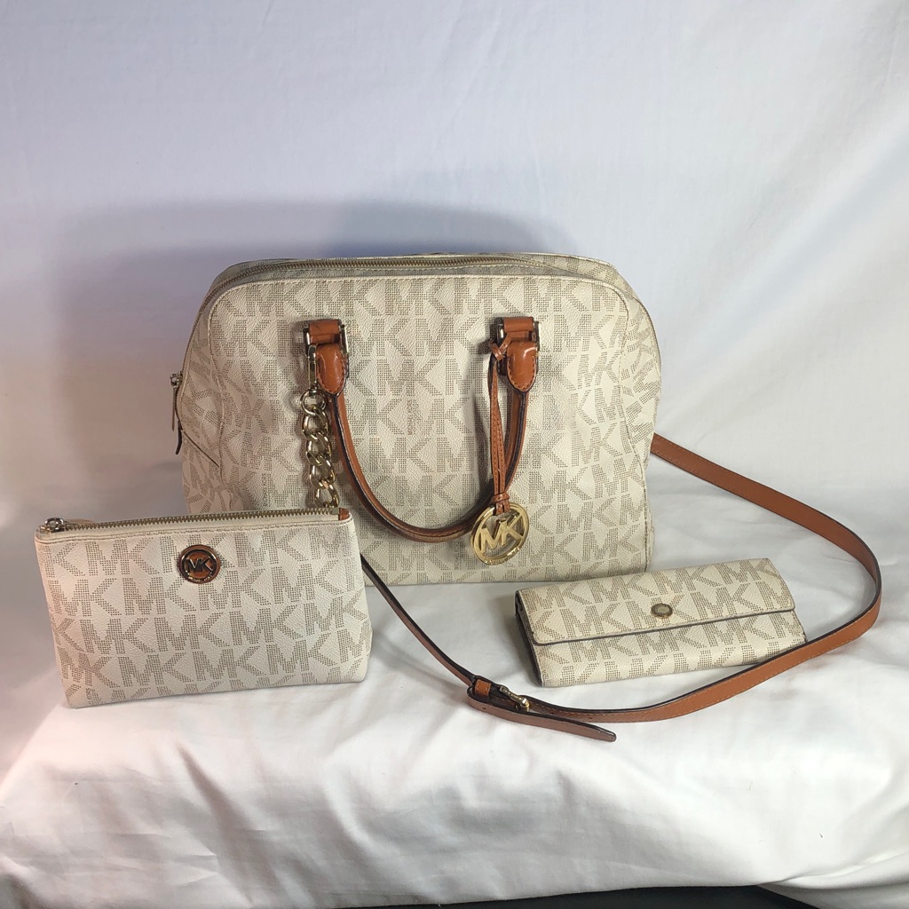 Vintage Michael Kors Cream And Tan Jet Set 3-Piece Travel Set